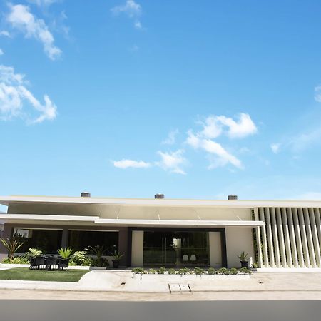 Laoag Parklane Hotel Exteriör bild